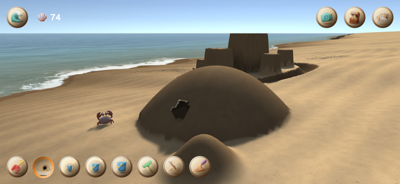 Un tunnel creusé sous un tas de sable
